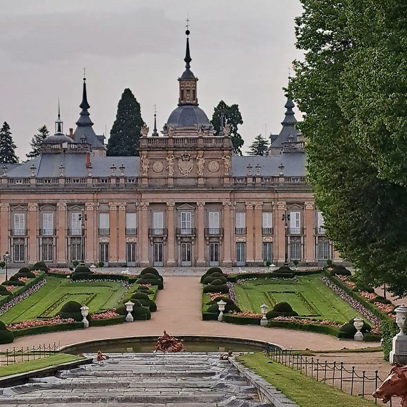 Fachada y jardines del Palacio Real de La Granja de San Ildefonso
